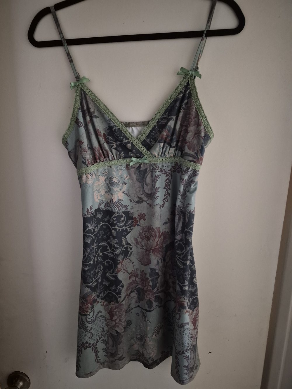 Floral Satin Lace-Trim Chemise Nightgown in Mint